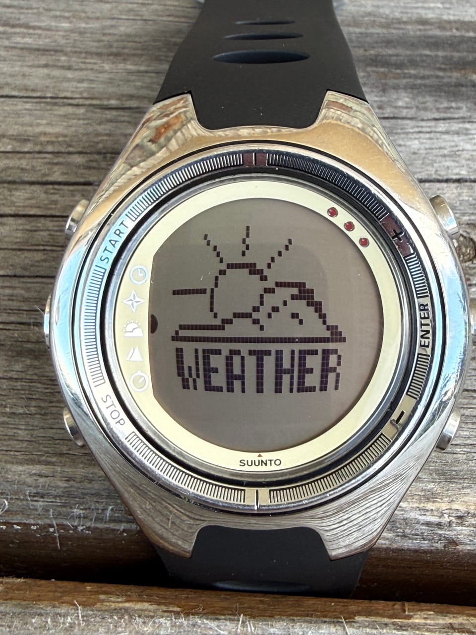Back on My Wrist: A 20-Year-Old Suunto X6M